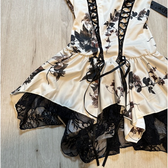 Basic Witchery Mini Dress - Picture 3 of 6